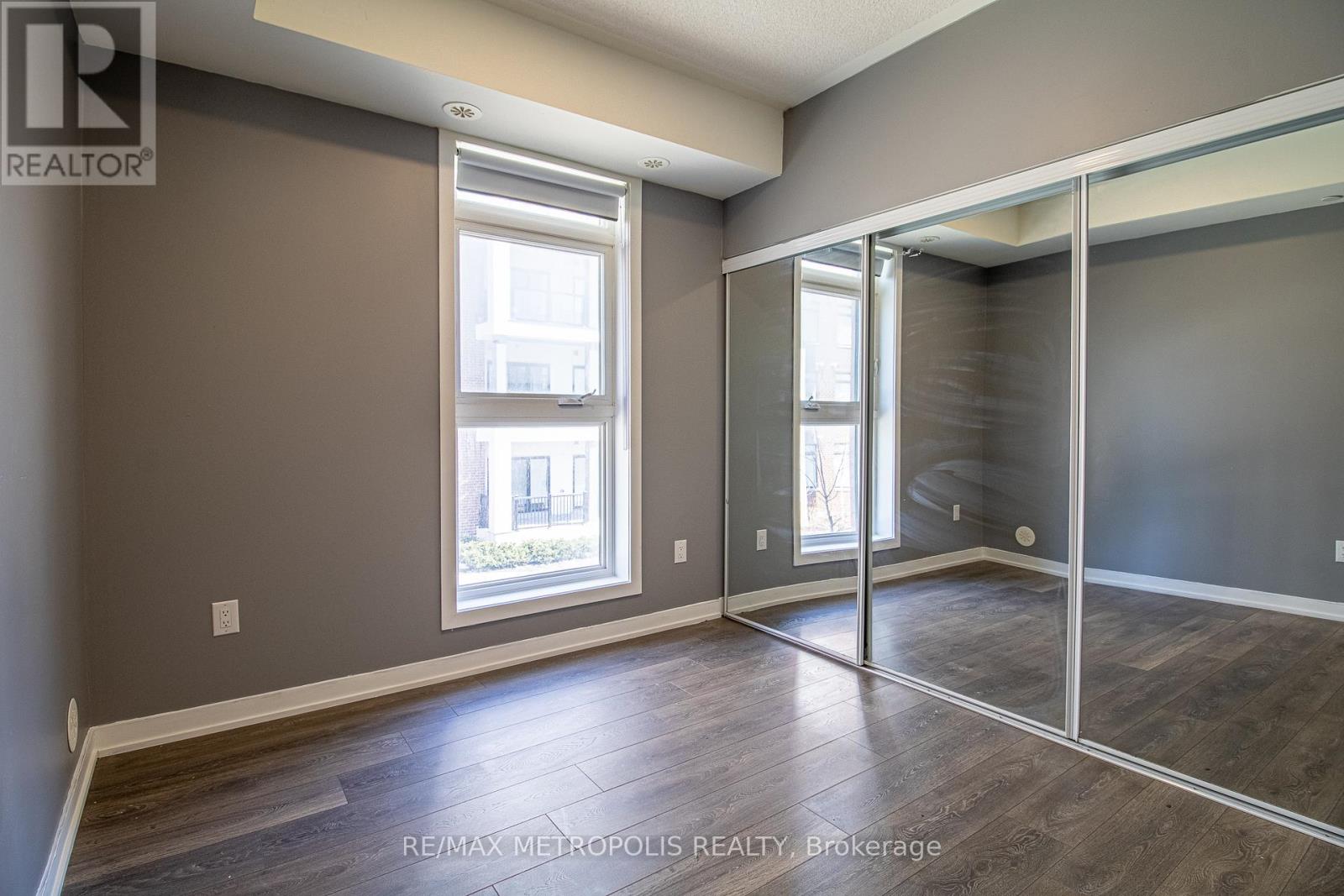 #205 - 155 Canon Jackson Drive, Toronto, Ontario  M6M 0E1 - Photo 16 - W12993600