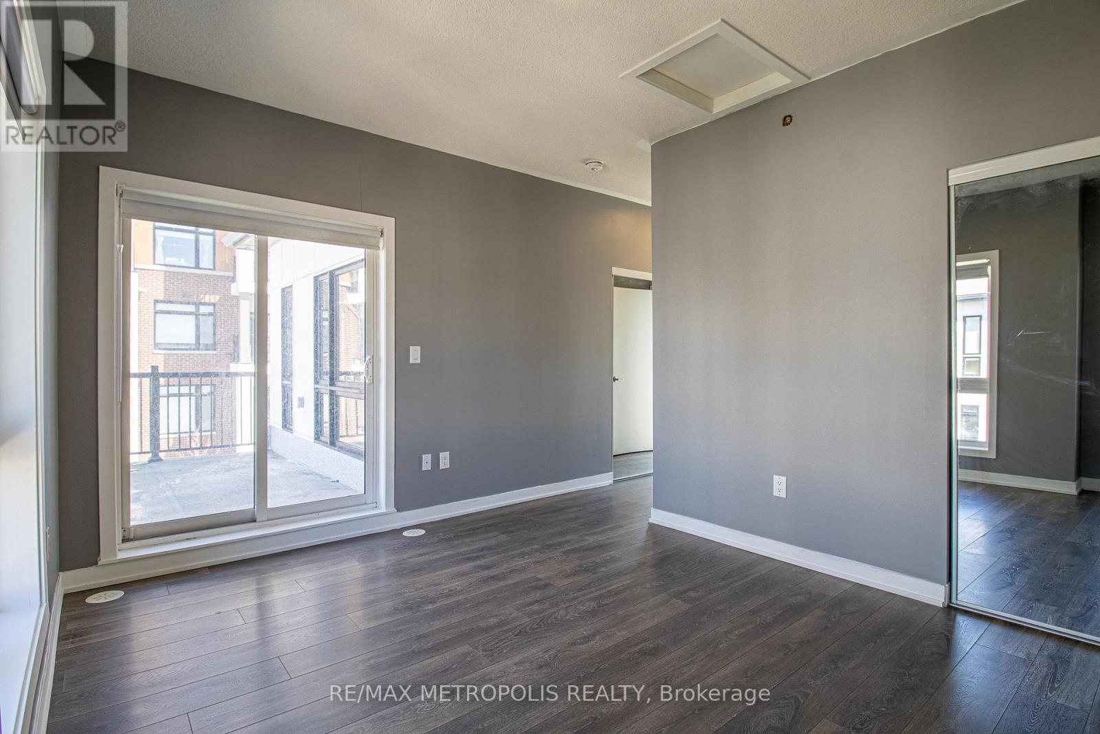 #205 - 155 Canon Jackson Drive, Toronto, Ontario  M6M 0E1 - Photo 24 - W12993600