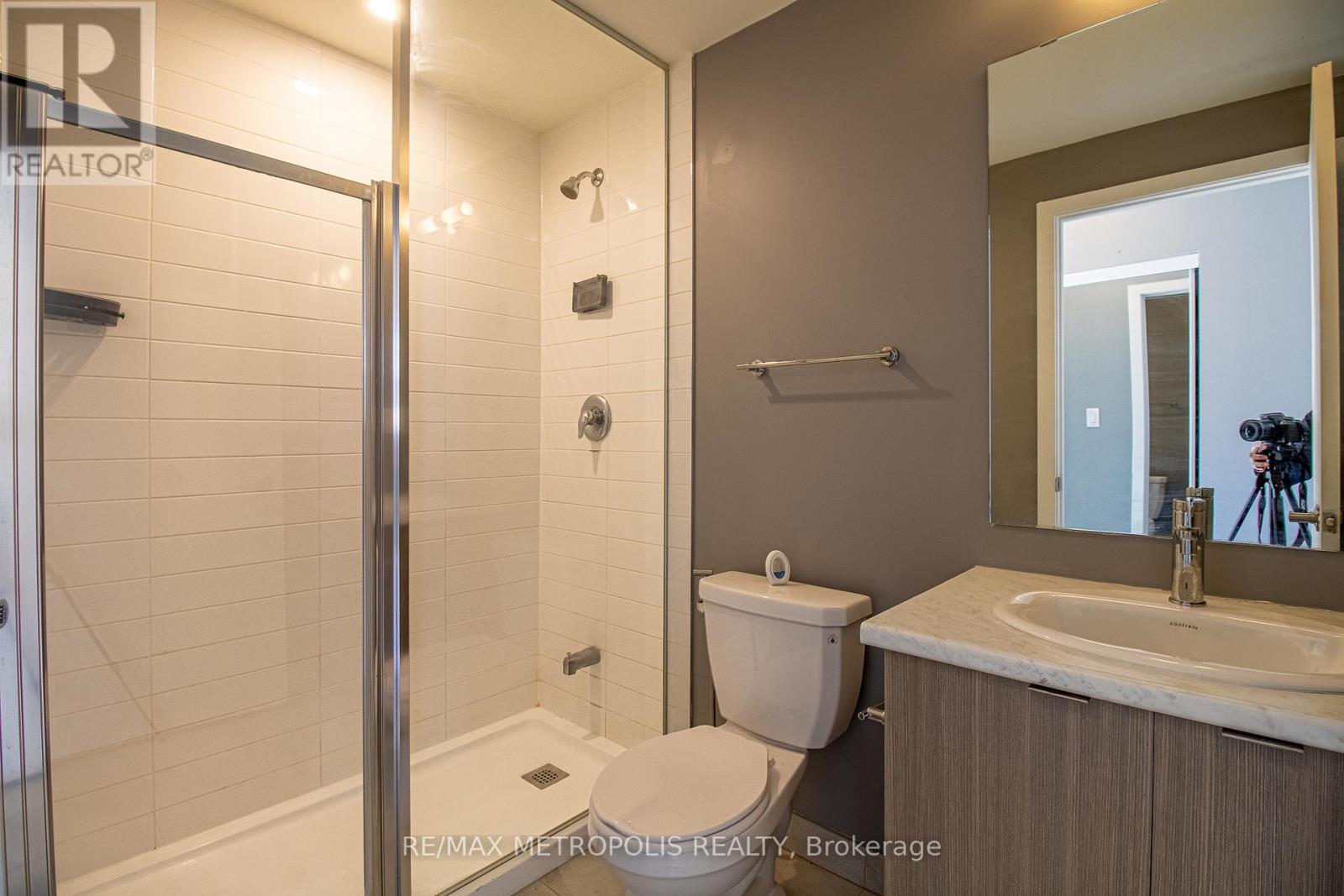 #205 - 155 Canon Jackson Drive, Toronto, Ontario  M6M 0E1 - Photo 26 - W12993600