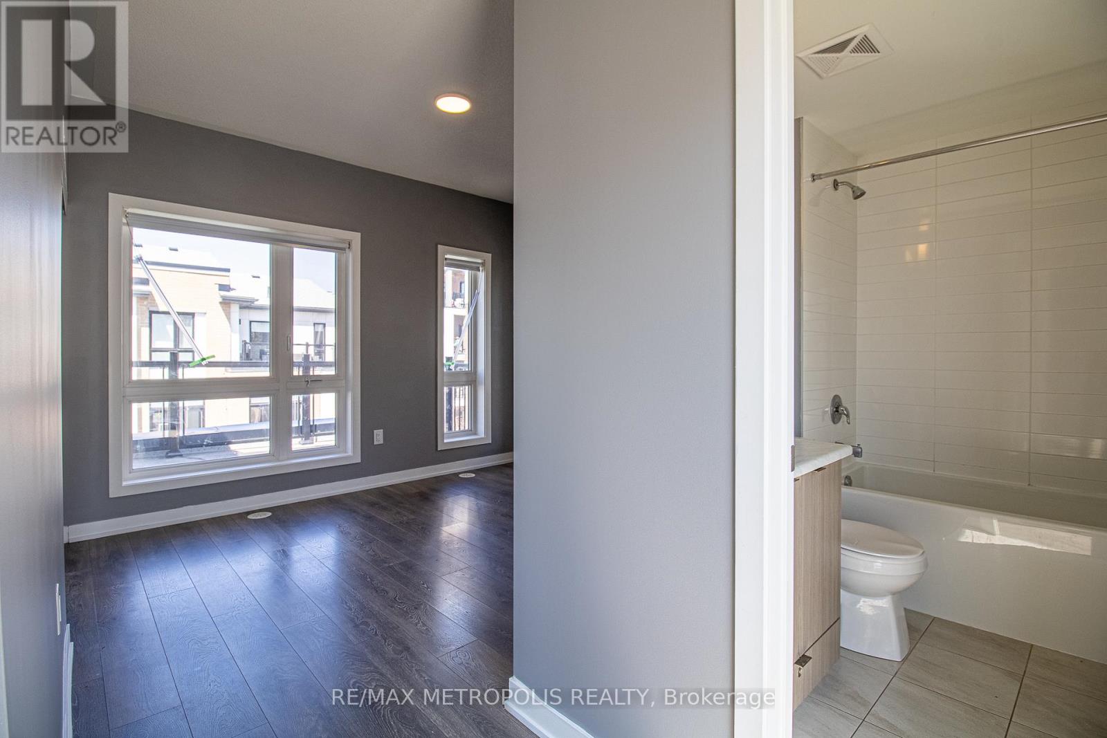 #205 - 155 Canon Jackson Drive, Toronto, Ontario  M6M 0E1 - Photo 27 - W12993600