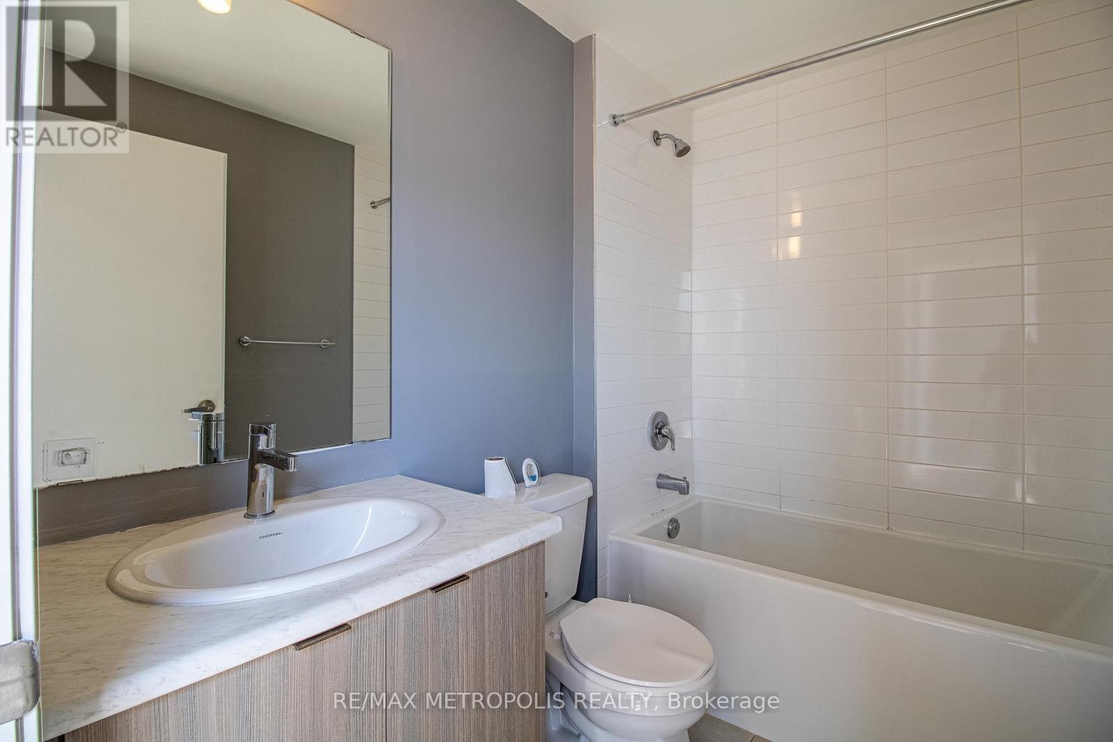 #205 - 155 Canon Jackson Drive, Toronto, Ontario  M6M 0E1 - Photo 30 - W12993600