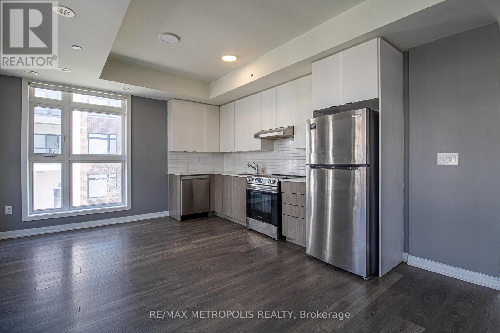 #205 - 155 Canon Jackson Drive, Toronto, Ontario  M6M 0E1 - Photo 7 - W12993600