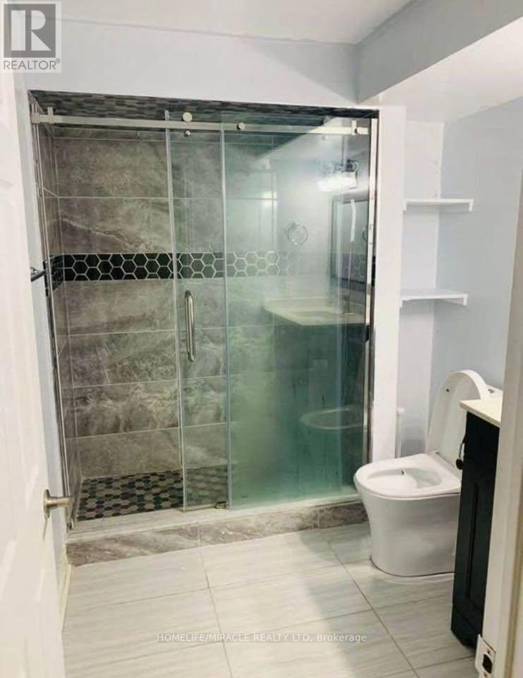 5237 Floral Hill Crescent, Mississauga, Ontario  L5V 1V4 - Photo 6 - W12993606