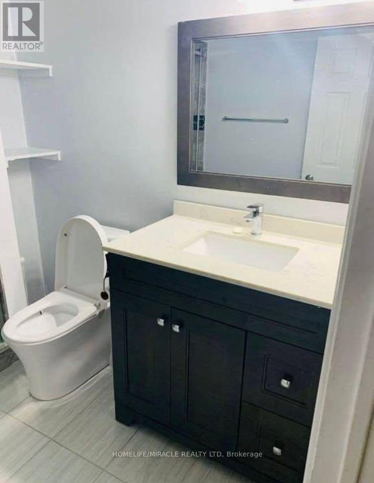 5237 Floral Hill Crescent, Mississauga, Ontario  L5V 1V4 - Photo 7 - W12993606