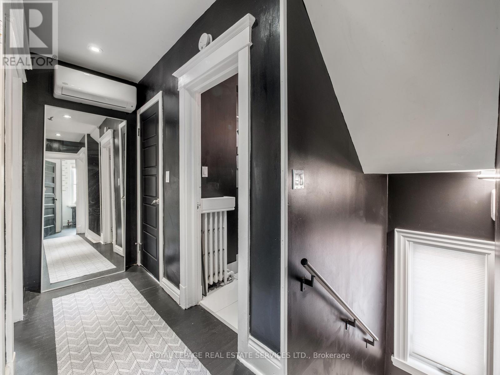 162 Medland Street, Toronto, Ontario  M6P 2N5 - Photo 21 - W12993616