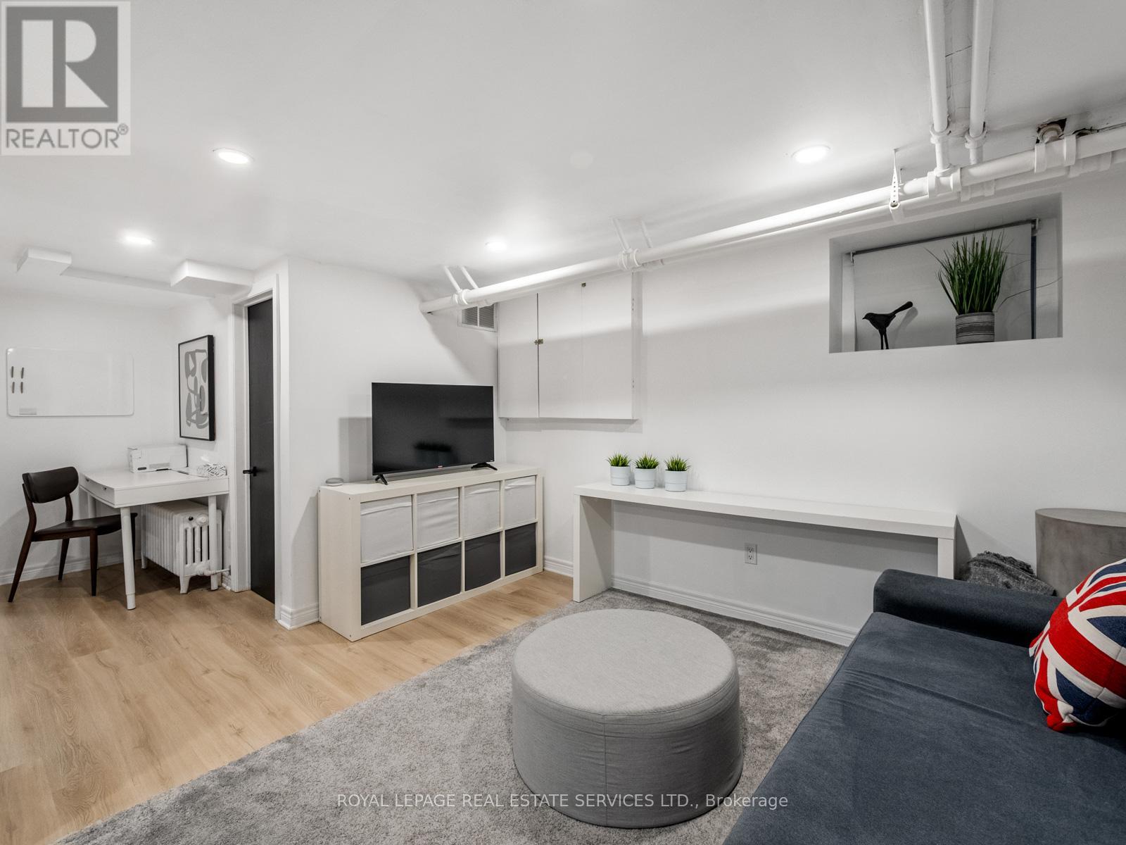 162 Medland Street, Toronto, Ontario  M6P 2N5 - Photo 36 - W12993616