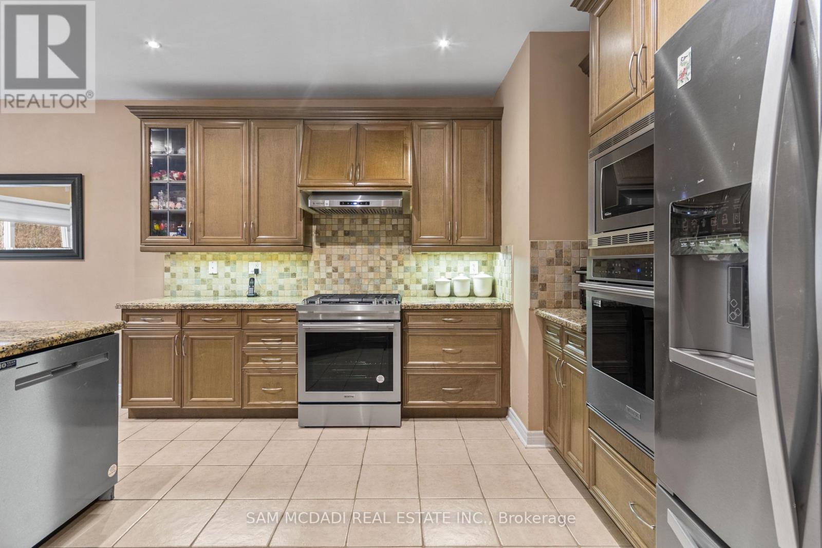 3352 Erin Centre Boulevard, Mississauga, Ontario  L5M 8C3 - Photo 13 - W12993620