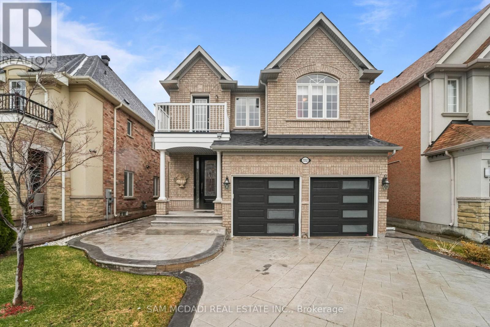 3352 Erin Centre Boulevard, Mississauga, Ontario  L5M 8C3 - Photo 2 - W12993620