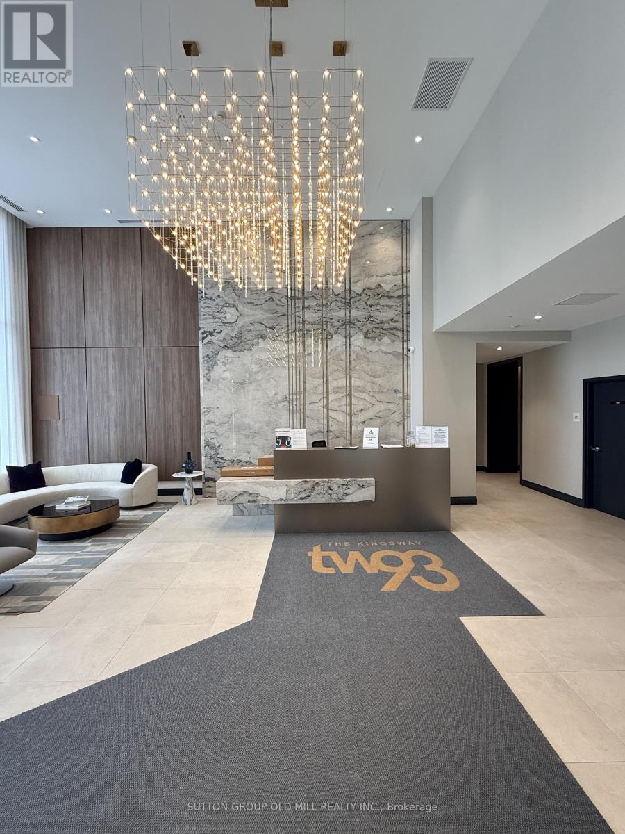 702 - 293 The Kingsway N, Toronto, Ontario  M9A 0E8 - Photo 3 - W12993644