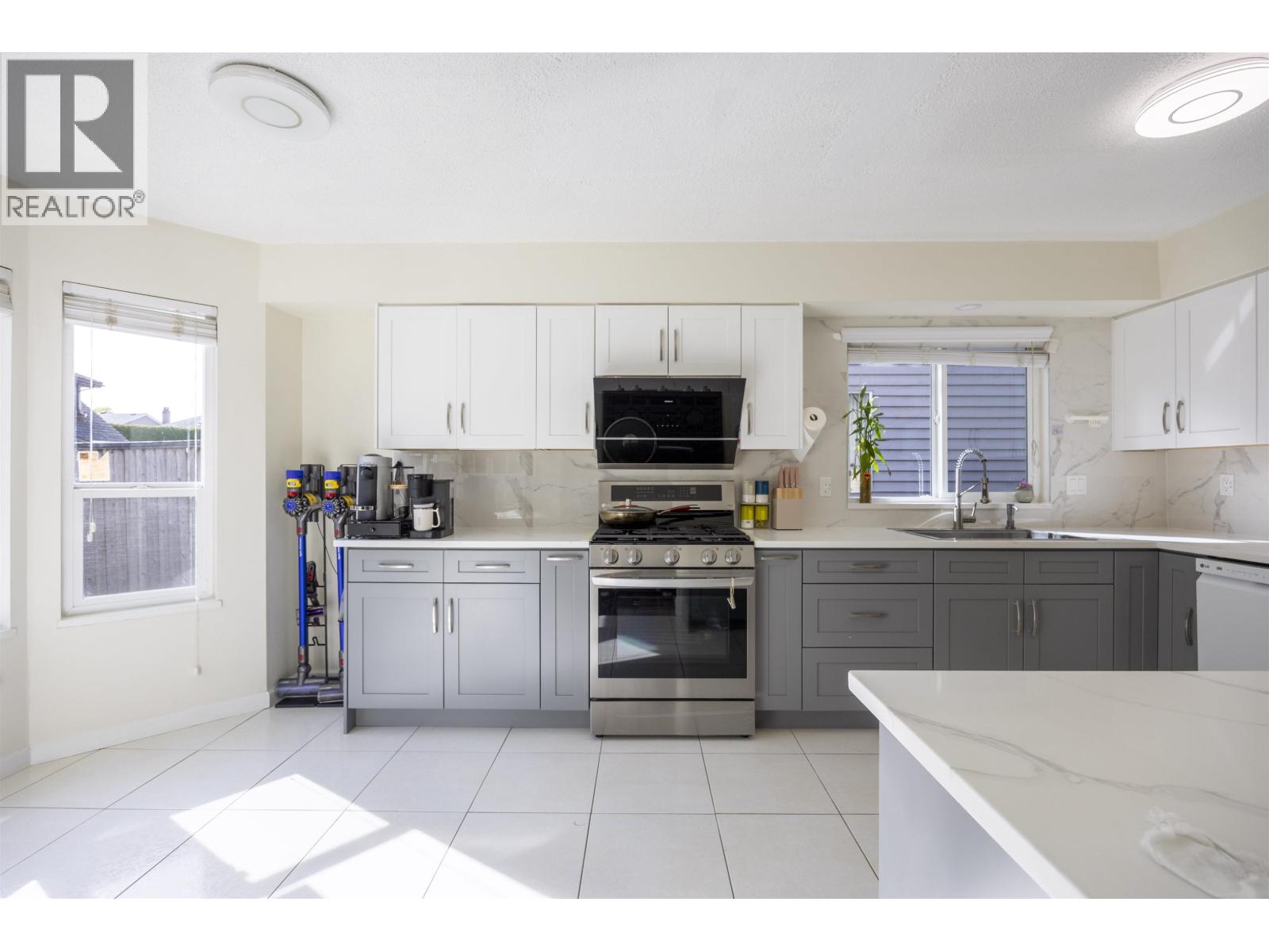 8366 Dayton Court, Richmond, British Columbia  V6Y 3H6 - Photo 2 - R3110880