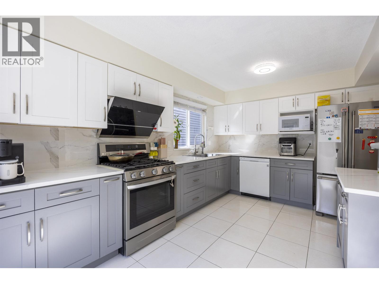 8366 Dayton Court, Richmond, British Columbia  V6Y 3H6 - Photo 12 - R3110880