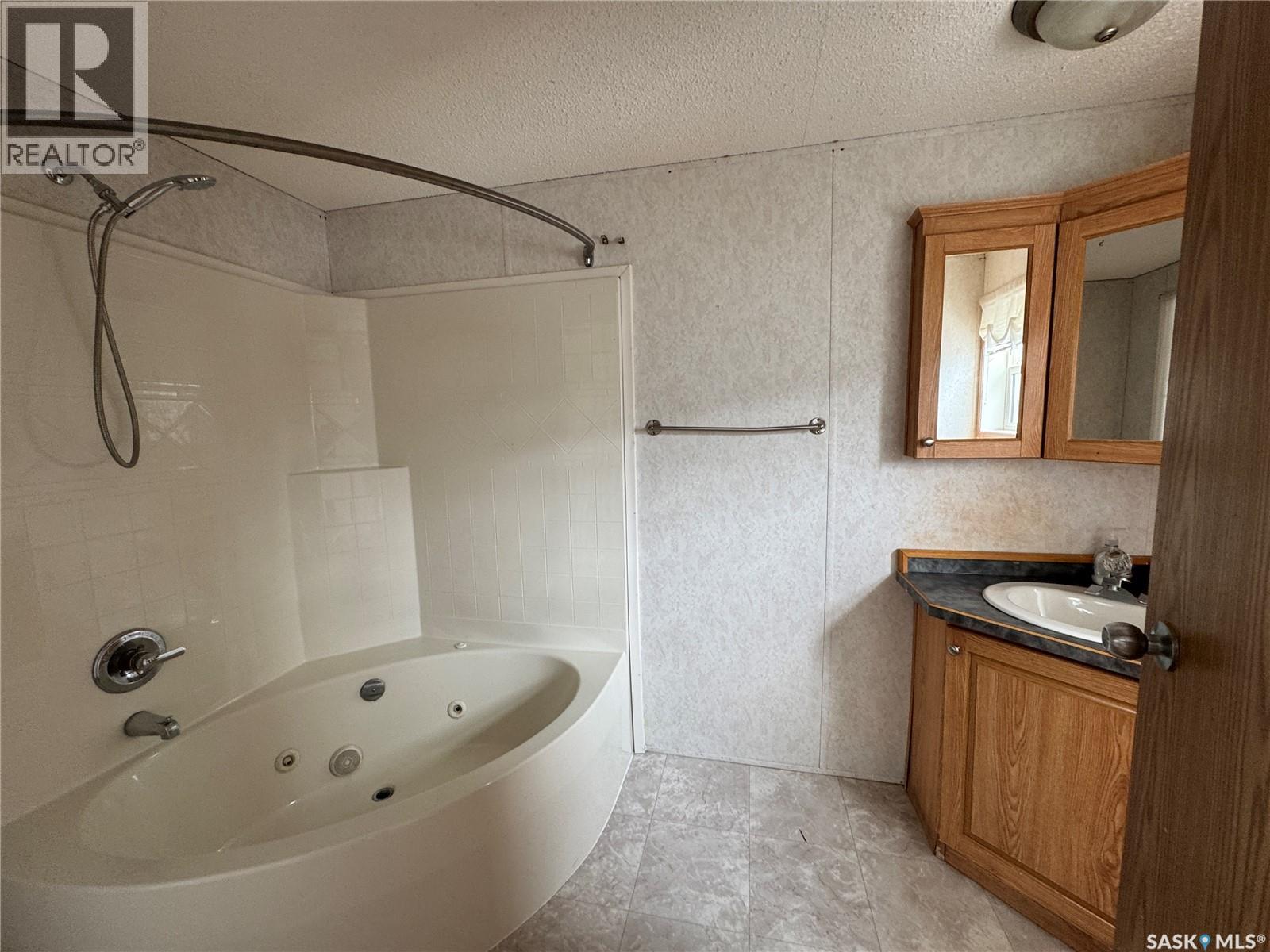 214 14th Street, Humboldt, Saskatchewan  S0K 2A0 - Photo 25 - SK032835