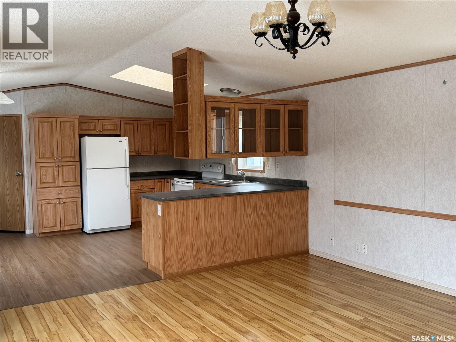 214 14th Street, Humboldt, Saskatchewan  S0K 2A0 - Photo 7 - SK032835