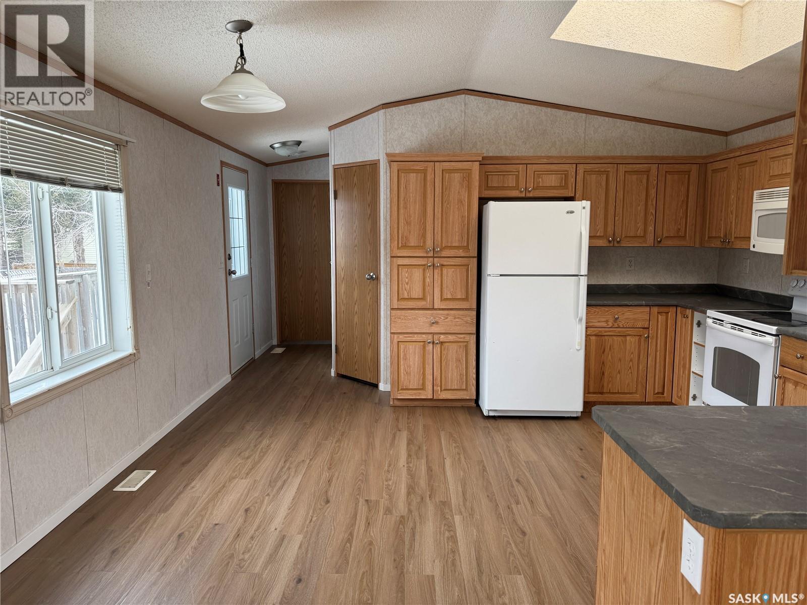 214 14th Street, Humboldt, Saskatchewan  S0K 2A0 - Photo 8 - SK032835