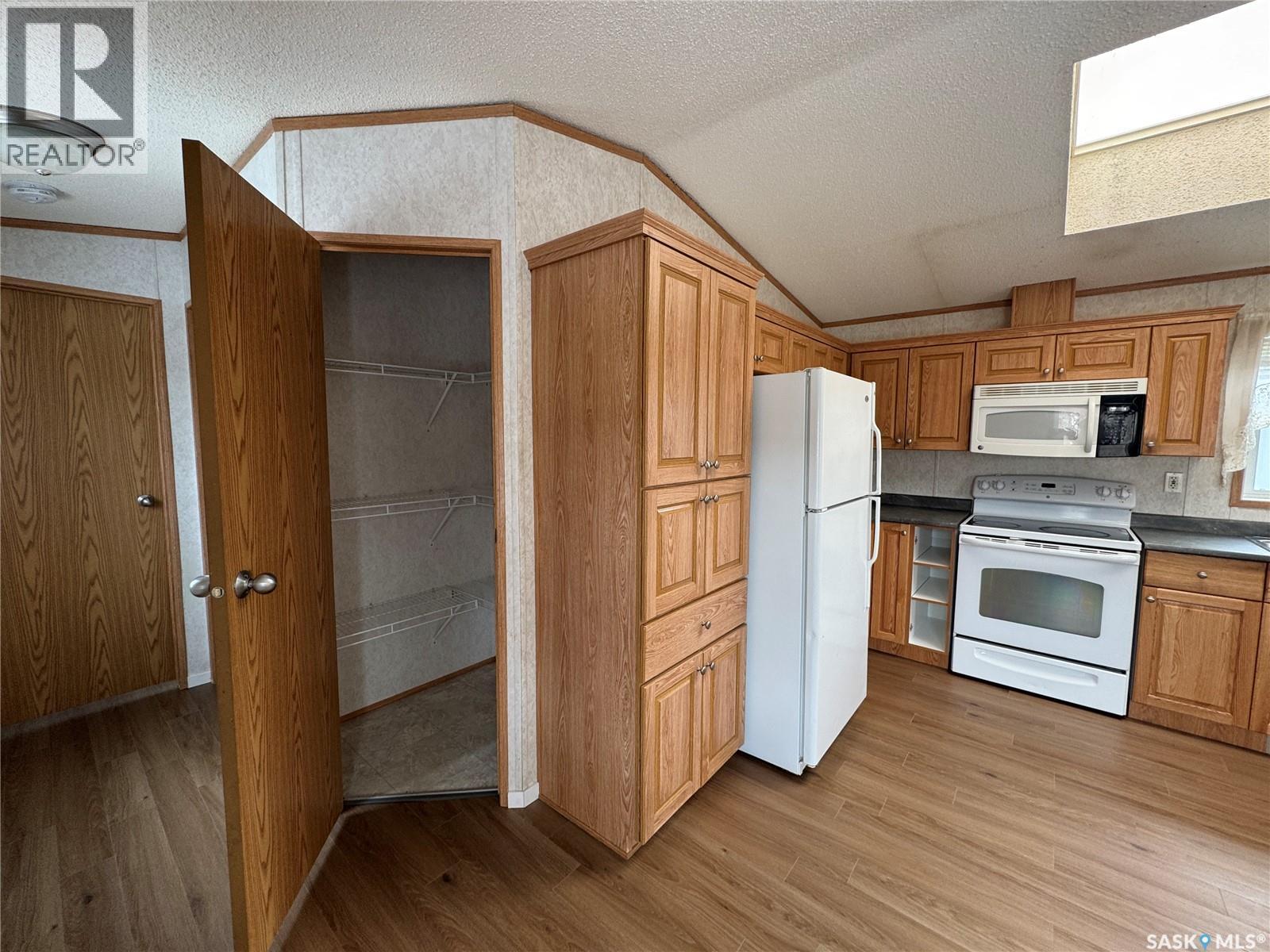 214 14th Street, Humboldt, Saskatchewan  S0K 2A0 - Photo 9 - SK032835