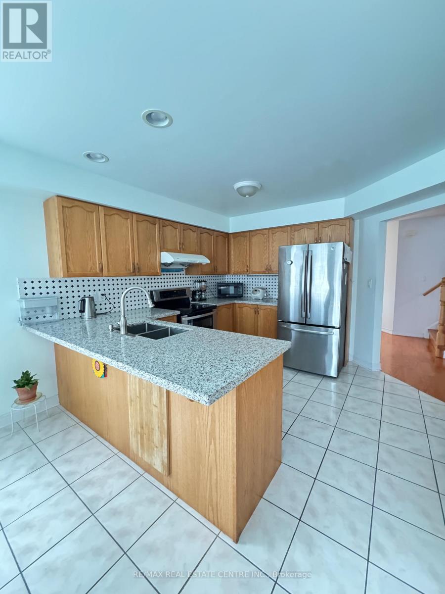 39 Mcarthur Drive, Guelph, Ontario  N1L 1S2 - Photo 9 - X12993504