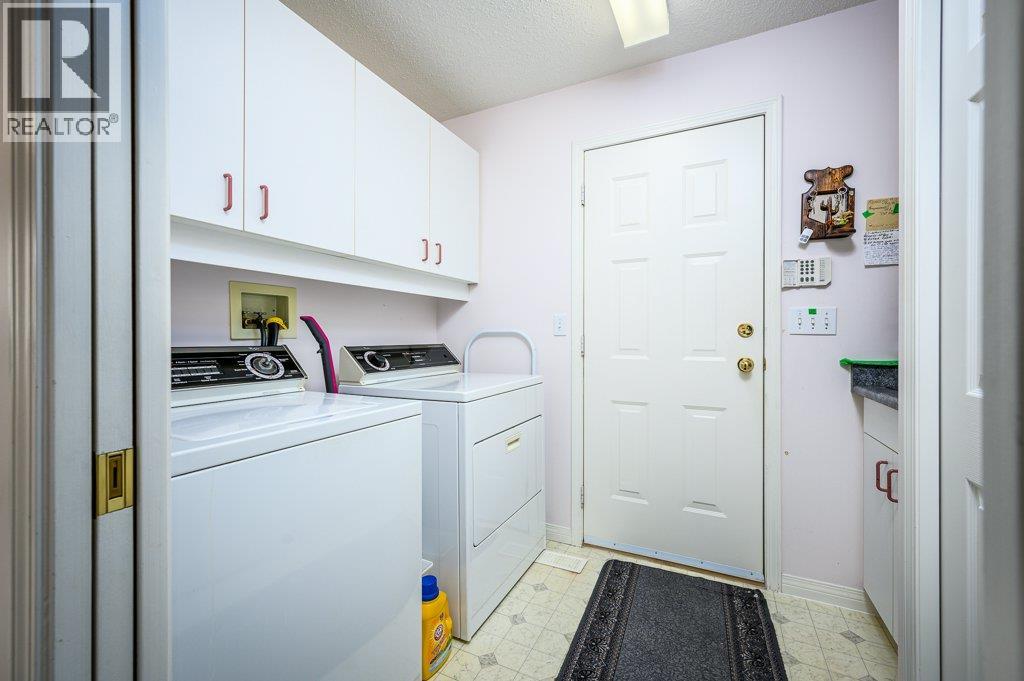 809 Cavalier Drive, Vernon, British Columbia  V1T 9M6 - Photo 21 - 10381614