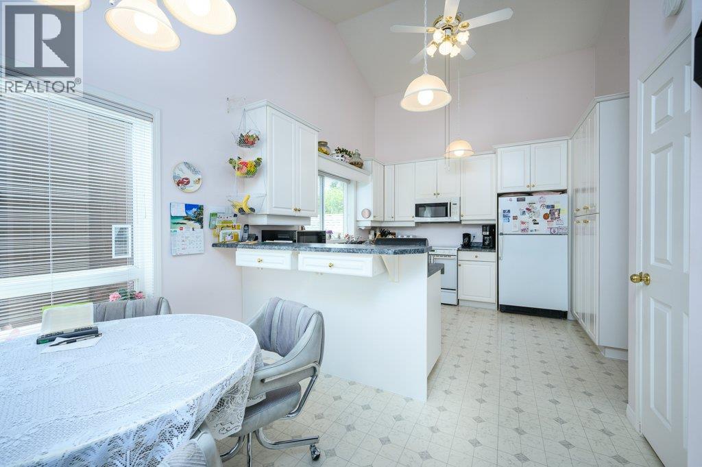 809 Cavalier Drive, Vernon, British Columbia  V1T 9M6 - Photo 16 - 10381614