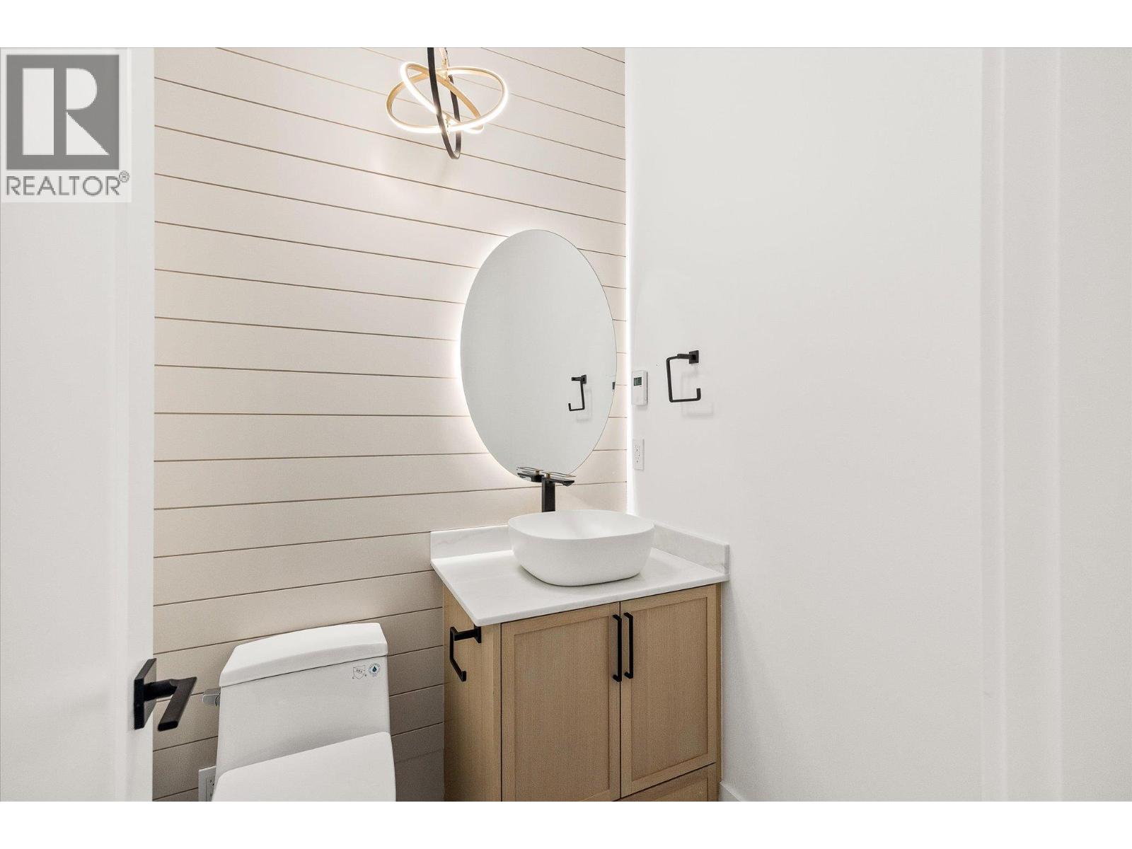 8916 Tavistock Road, Vernon, British Columbia  V1H 2L4 - Photo 22 - 10372407