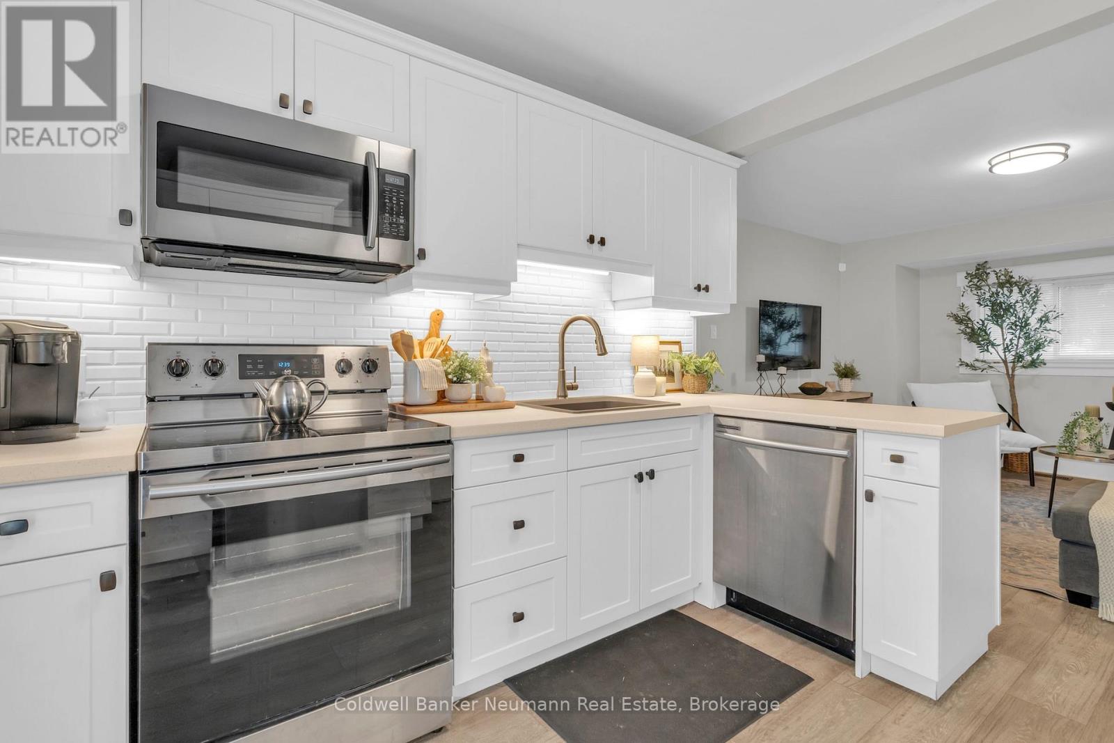 194 Dundas Street N, Cambridge, Ontario  N1R 5P4 - Photo 4 - X12795124