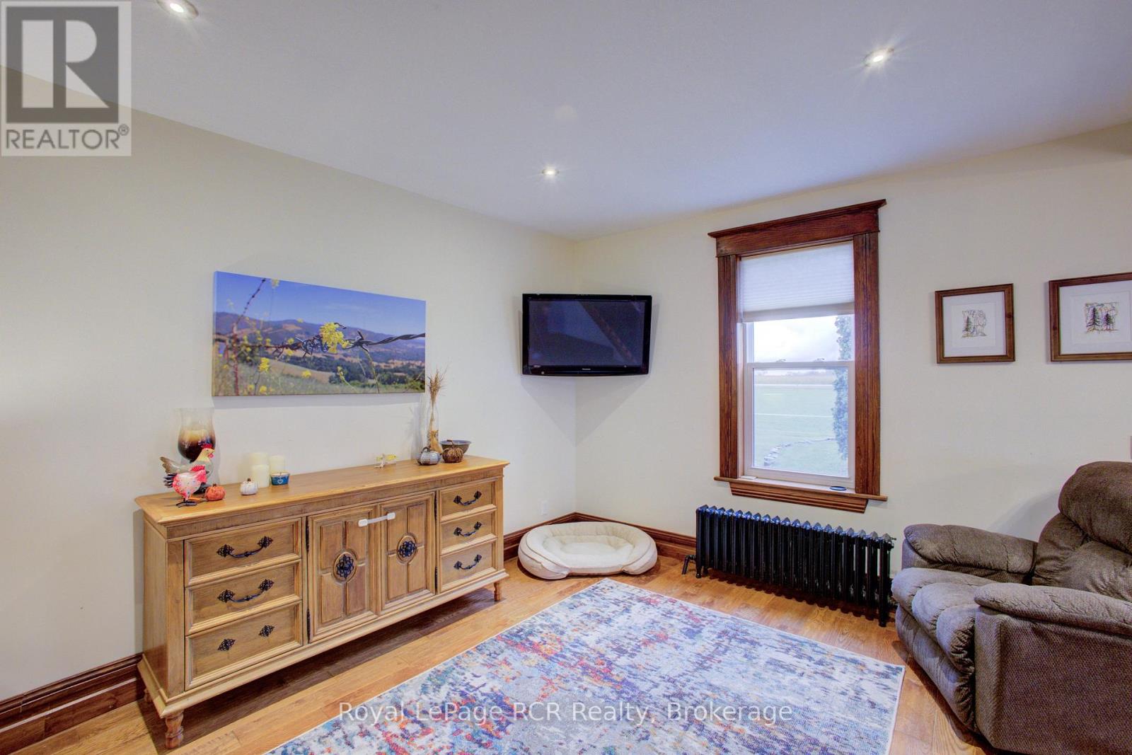 8220 Line 8, Wellington North, Ontario  N0G 2E0 - Photo 18 - X12993744