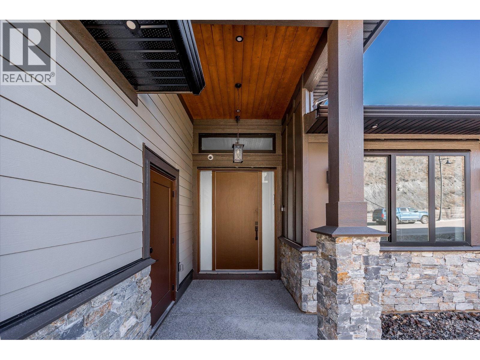 8944 Tavistock Road, Vernon, British Columbia  V1H 2K9 - Photo 3 - 10372941