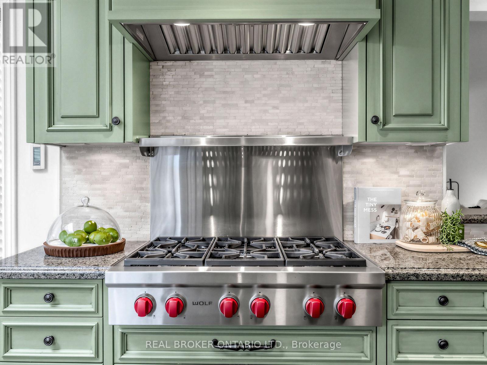 9 Temagami Court, Toronto, Ontario  M2M 4E6 - Photo 17 - C12993660