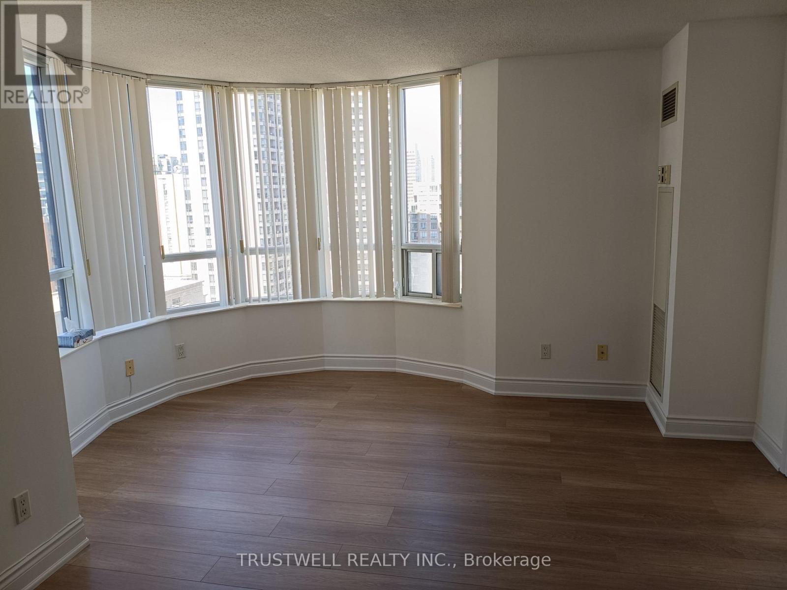 1618 - 15 Northtown Way, Toronto, Ontario  M2N 7A2 - Photo 4 - C12993686