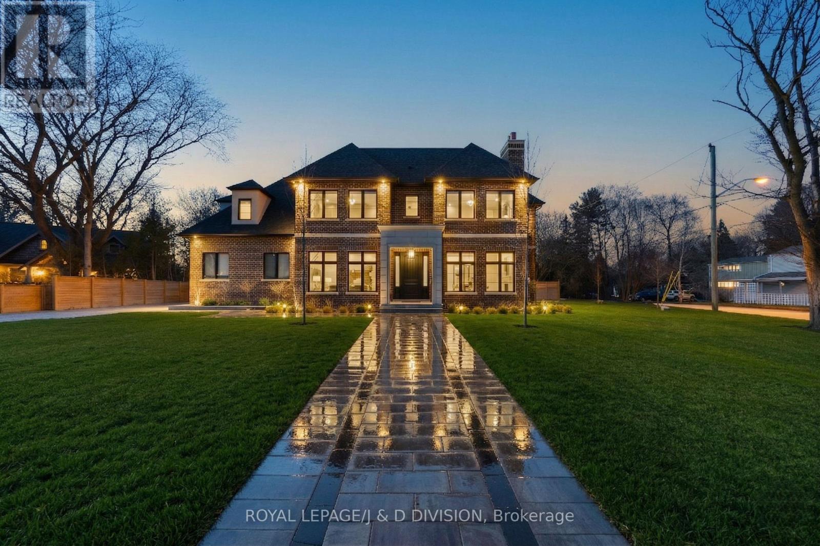 4 PINE RIDGE DRIVE, Toronto, Ontario