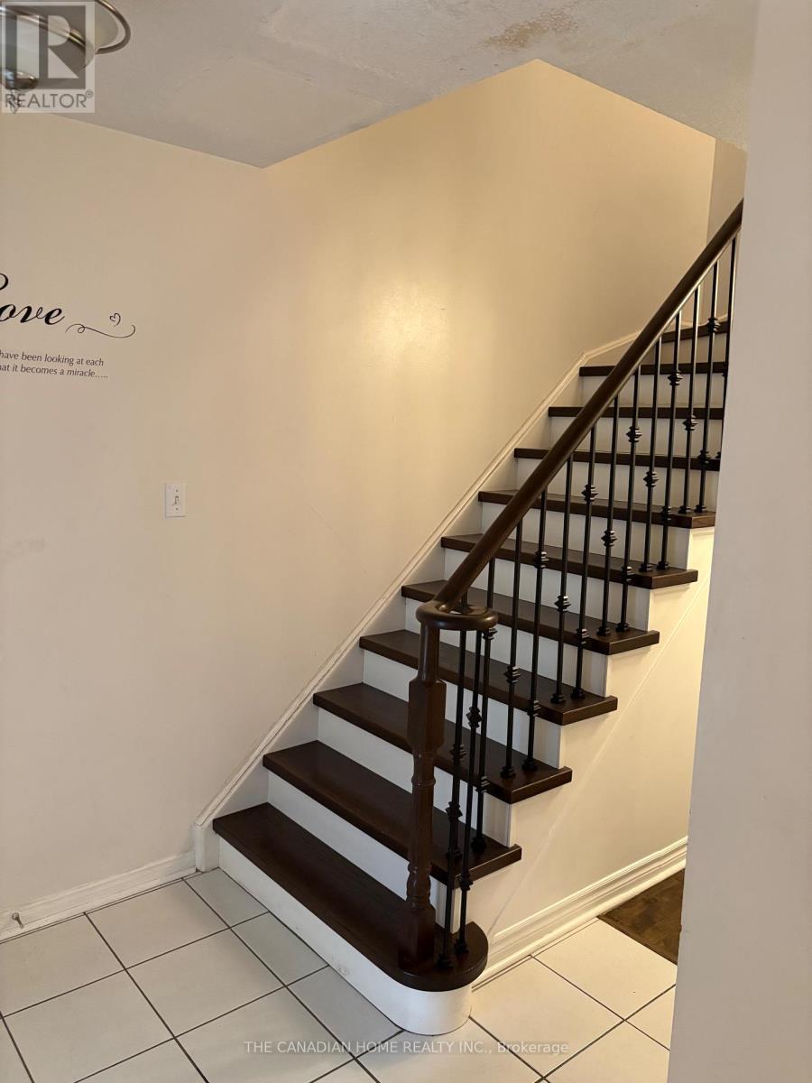 49 Larkspur Road, Brampton, Ontario  L6R 1W8 - Photo 5 - W12931844