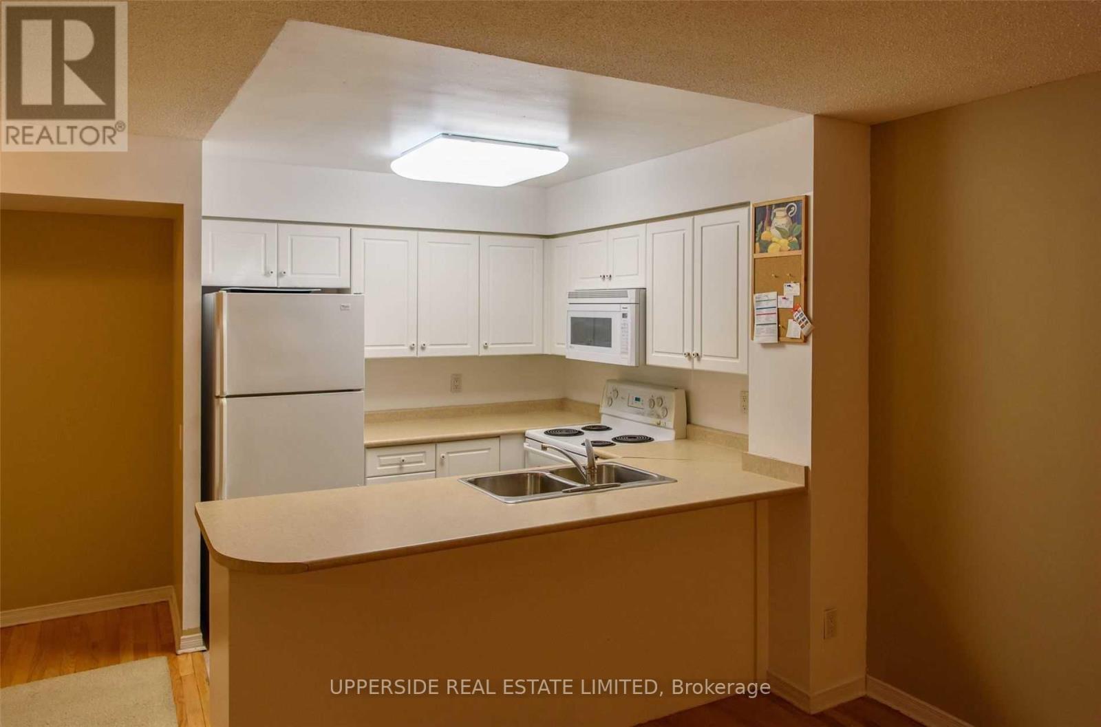 501 - 9 Northern Heights Drive, Richmond Hill, Ontario  L4B 4M5 - Photo 4 - N12993662