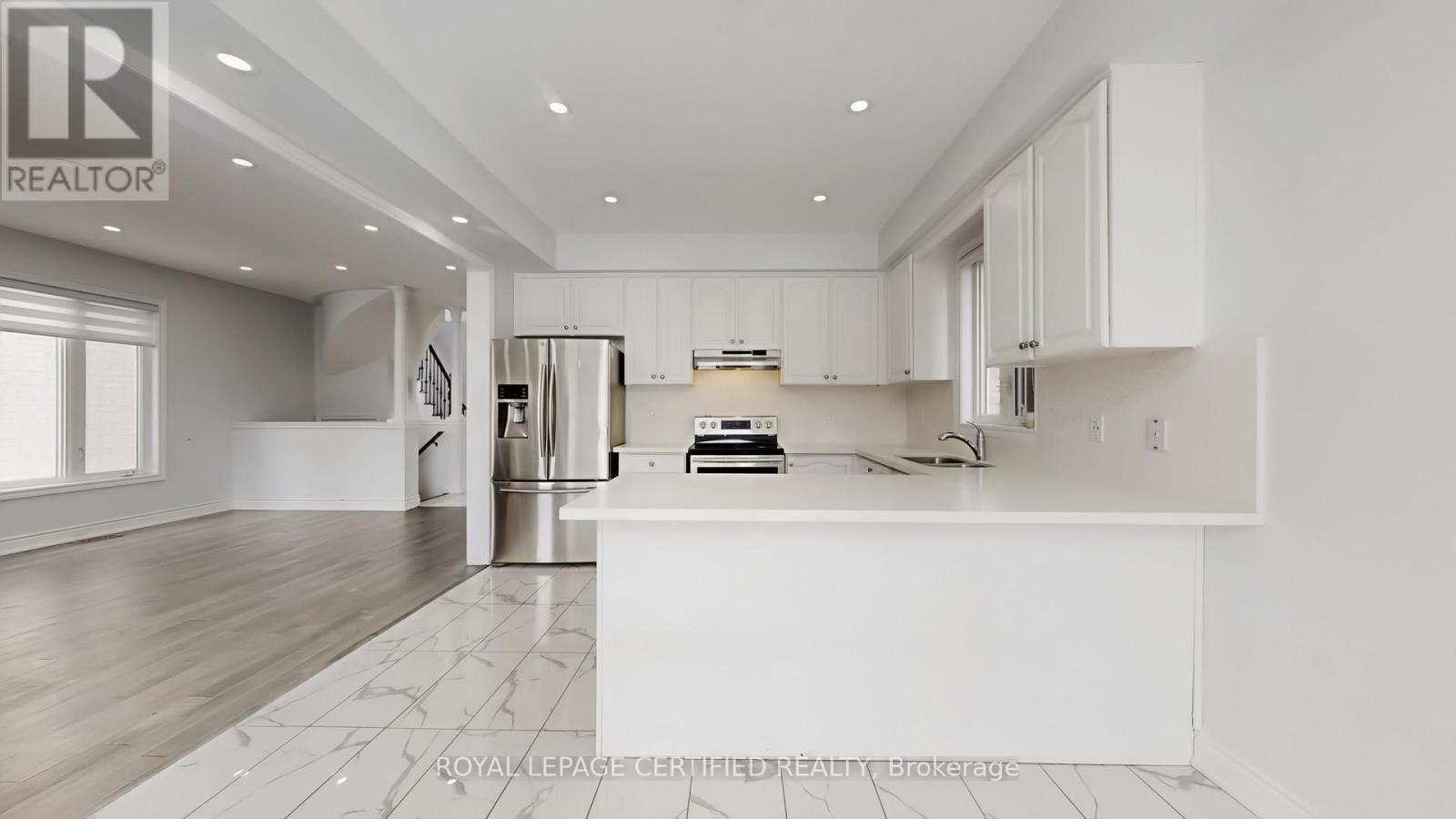 62 Heritage Street, Bradford West Gwillimbury, Ontario  L3Z 0X4 - Photo 10 - N12993708