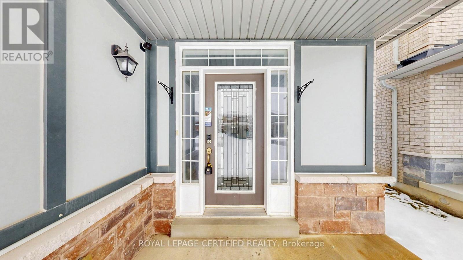 62 Heritage Street, Bradford West Gwillimbury, Ontario  L3Z 0X4 - Photo 2 - N12993708