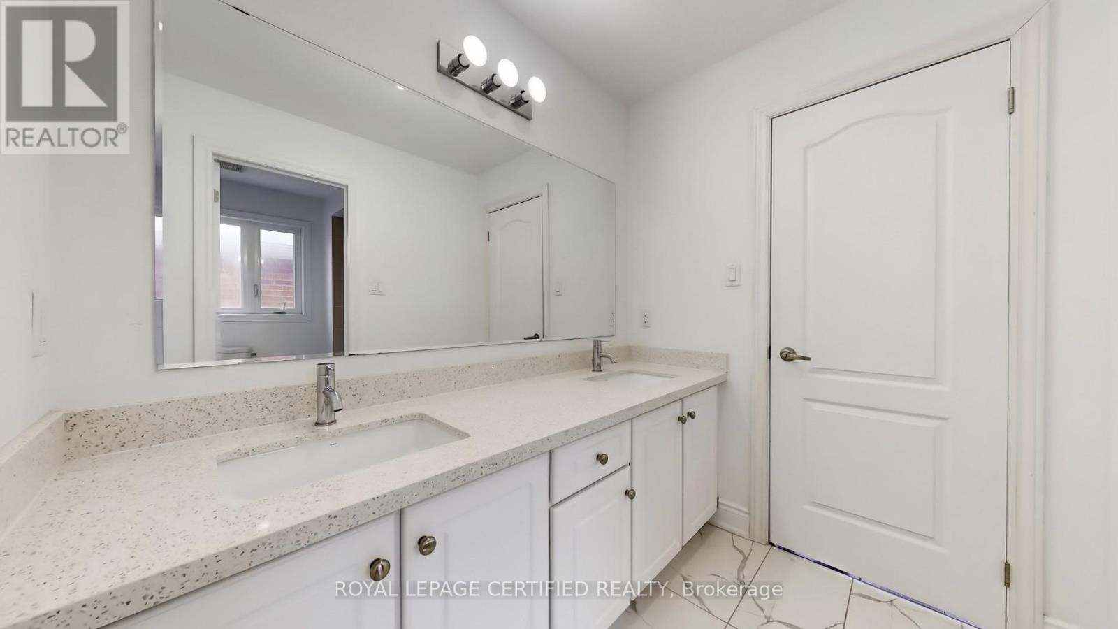 62 Heritage Street, Bradford West Gwillimbury, Ontario  L3Z 0X4 - Photo 35 - N12993708