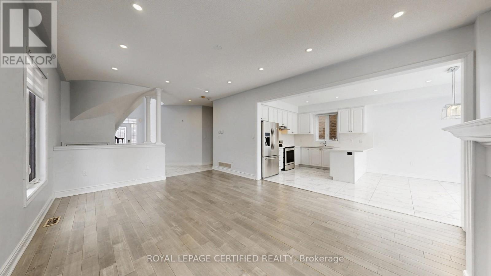 62 Heritage Street, Bradford West Gwillimbury, Ontario  L3Z 0X4 - Photo 7 - N12993708