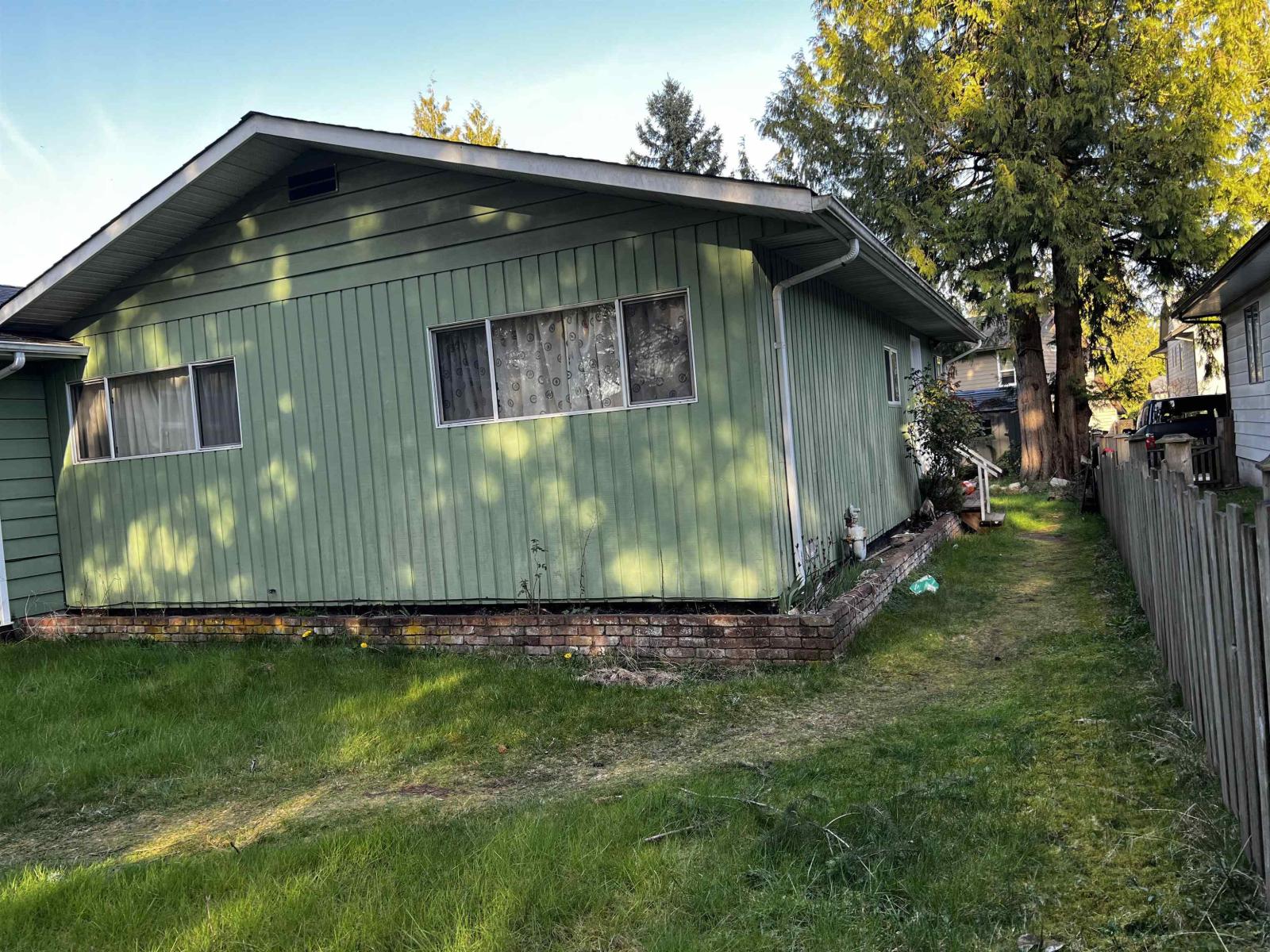 9894 156 Street, Surrey, British Columbia V3R 4L3 - Photo 4 - R3107545