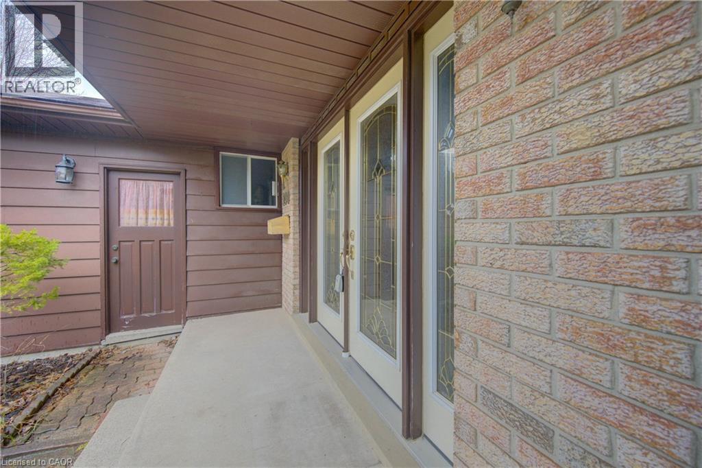 190 Silvercrest Drive, Waterloo, Ontario  N2L 6B1 - Photo 4 - 40819919