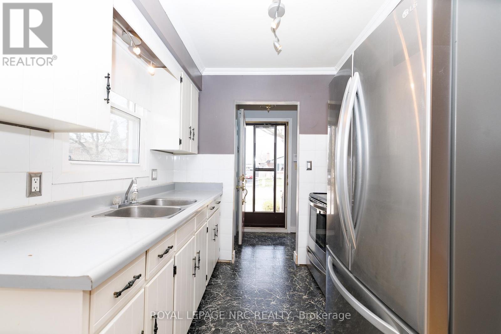 6518 Harmony Avenue, Niagara Falls, Ontario  L2H 1Z4 - Photo 11 - X12993742