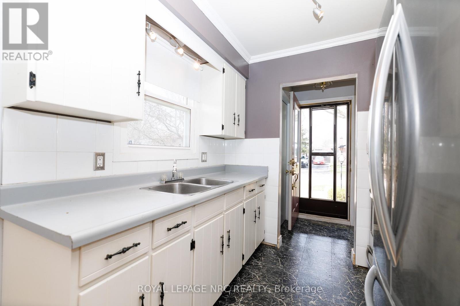 6518 Harmony Avenue, Niagara Falls, Ontario  L2H 1Z4 - Photo 12 - X12993742