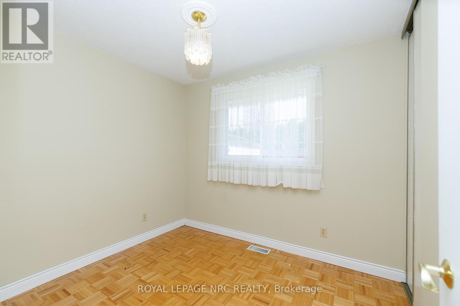 6518 Harmony Avenue, Niagara Falls, Ontario  L2H 1Z4 - Photo 32 - X12993742