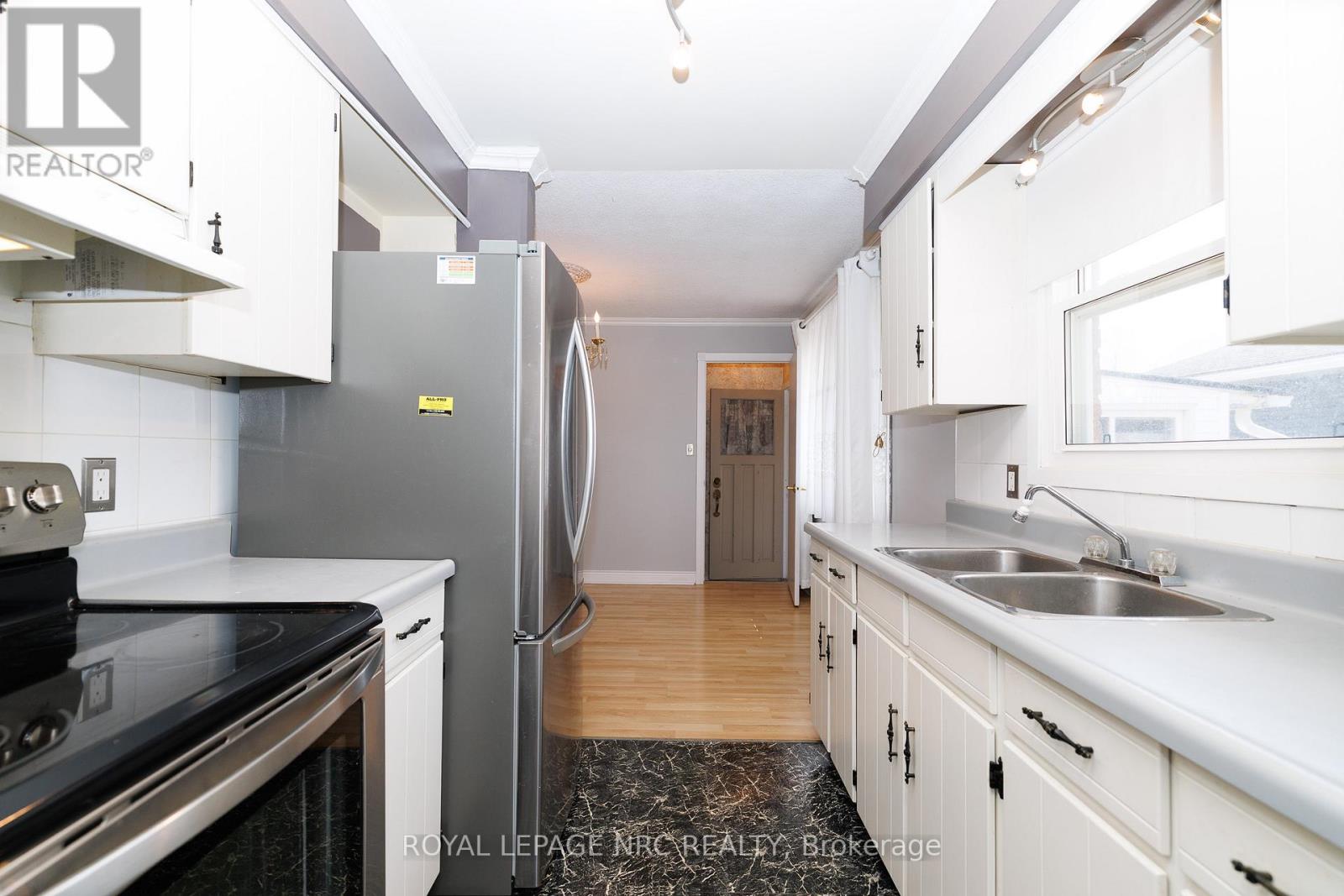 6518 Harmony Avenue, Niagara Falls, Ontario  L2H 1Z4 - Photo 9 - X12993742