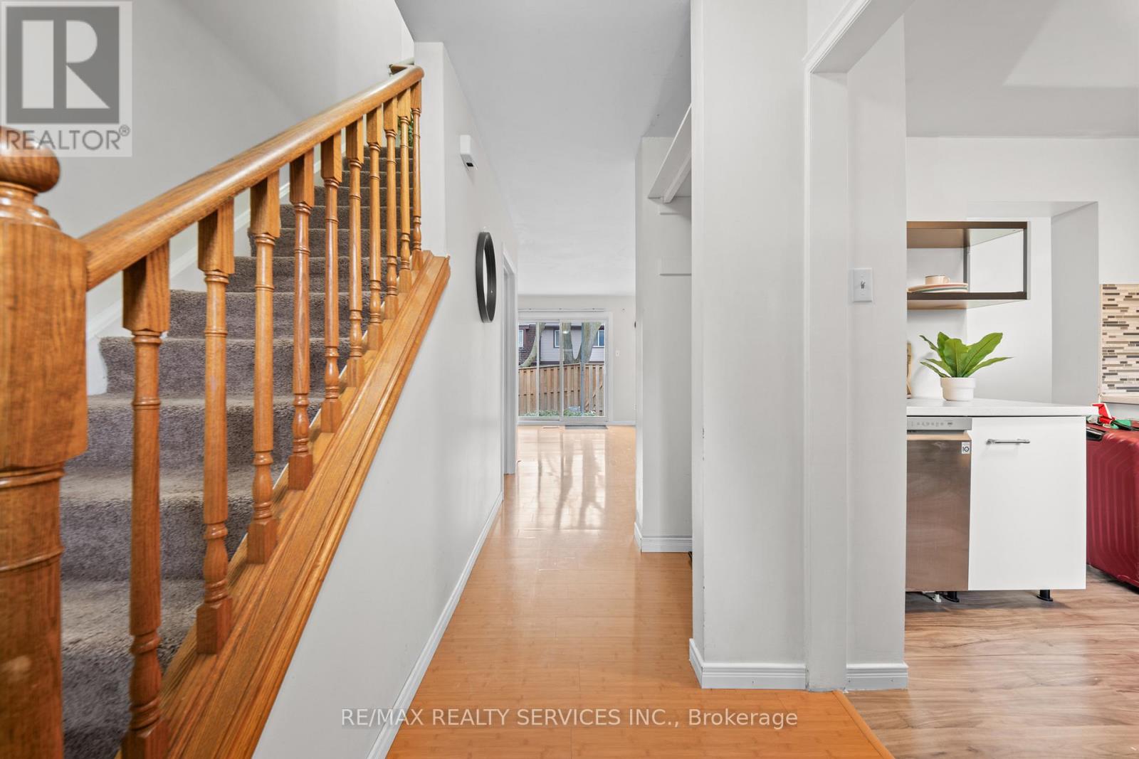 107 - 45 Hansen Road N, Brampton, Ontario L6V 3P6 - Photo 10 - W12993676