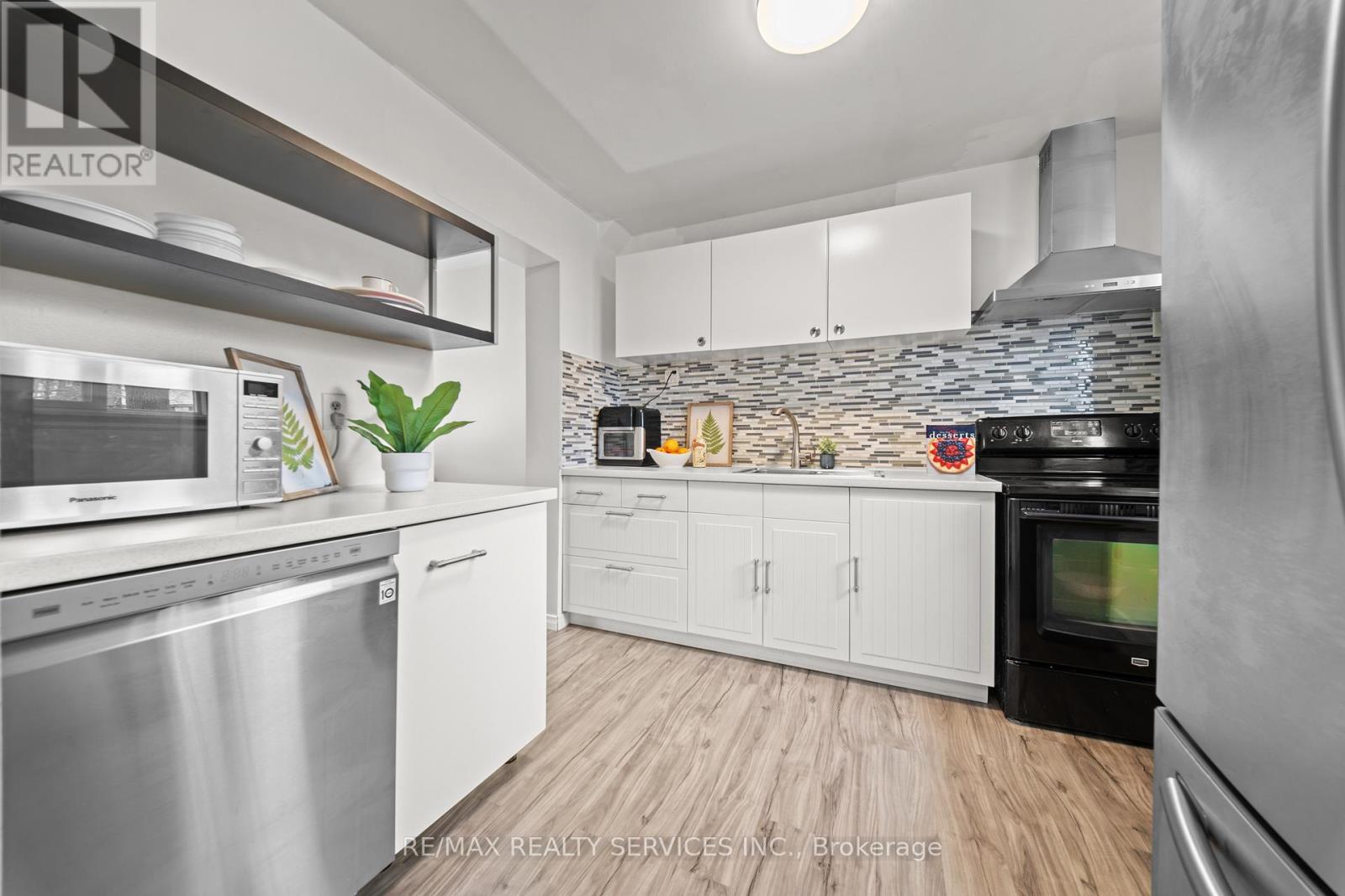 107 - 45 Hansen Road N, Brampton, Ontario L6V 3P6 - Photo 11 - W12993676