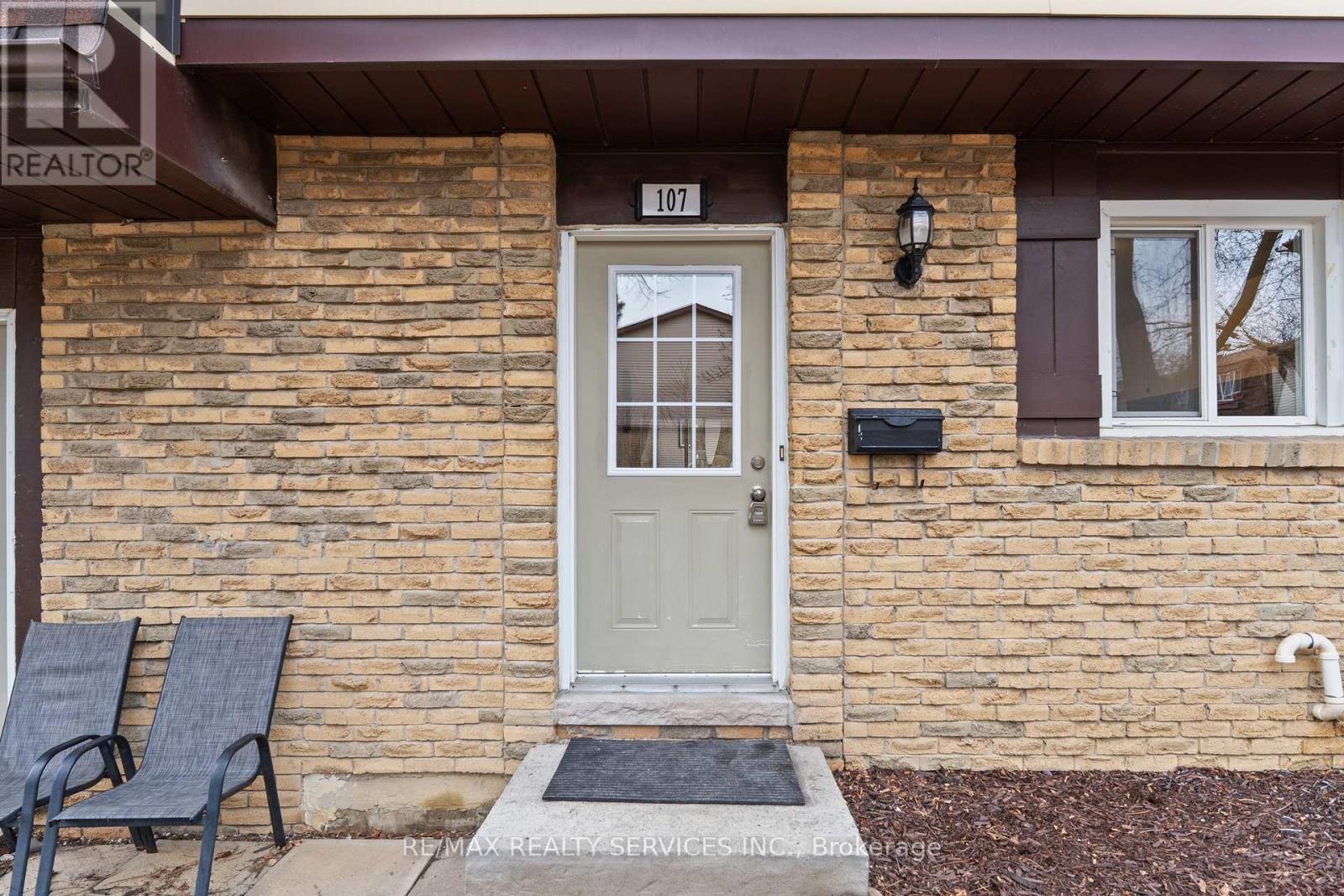 107 - 45 Hansen Road N, Brampton, Ontario L6V 3P6 - Photo 6 - W12993676