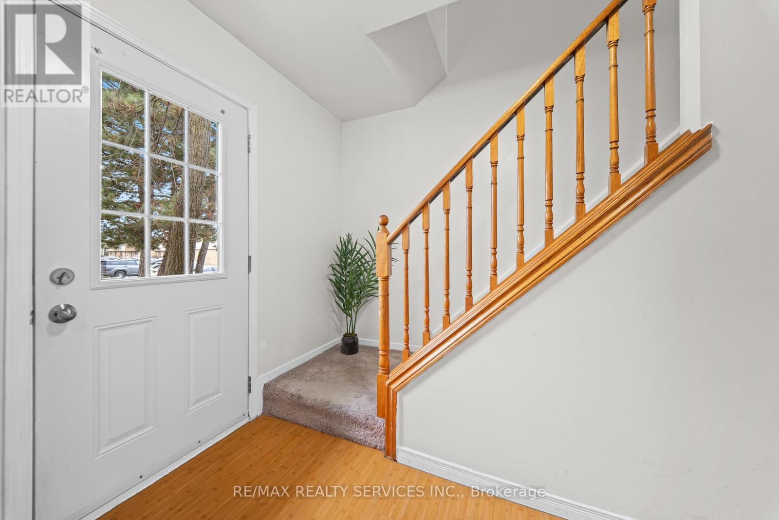 107 - 45 Hansen Road N, Brampton, Ontario L6V 3P6 - Photo 8 - W12993676