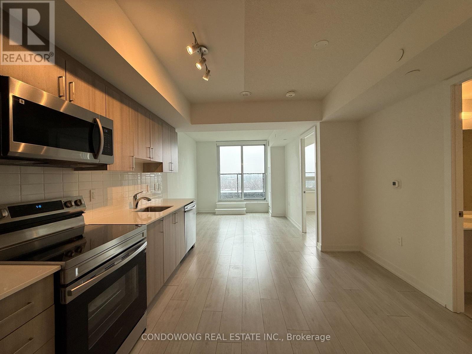 810 - 556 Marlee Avenue, Toronto, Ontario  M6B 0B1 - Photo 2 - W12993678