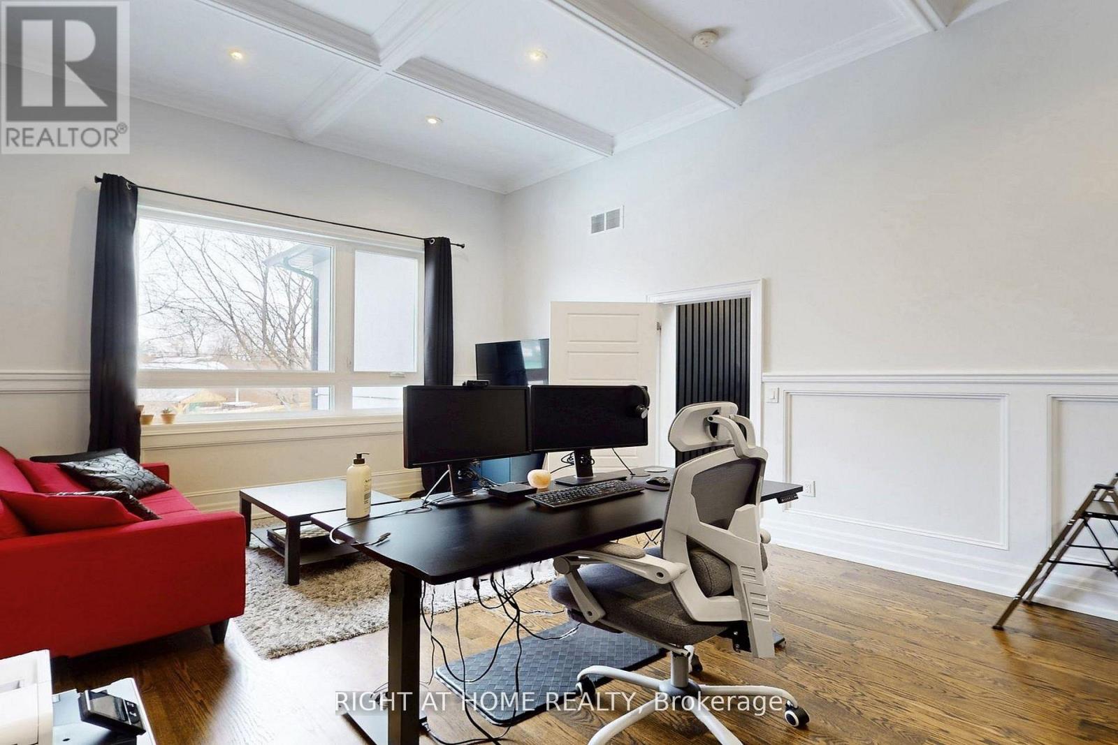 129 Meadowbank Road, Toronto, Ontario  M9B 5E2 - Photo 13 - W12993716