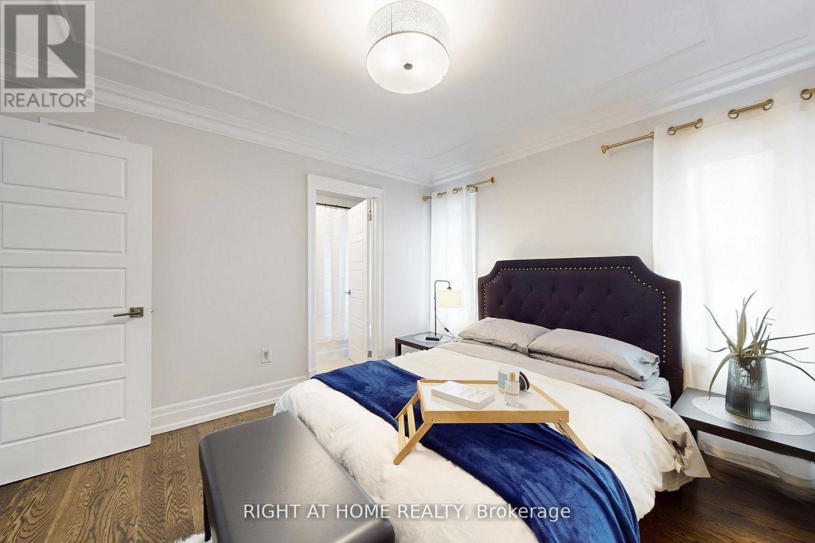 129 Meadowbank Road, Toronto, Ontario  M9B 5E2 - Photo 23 - W12993716