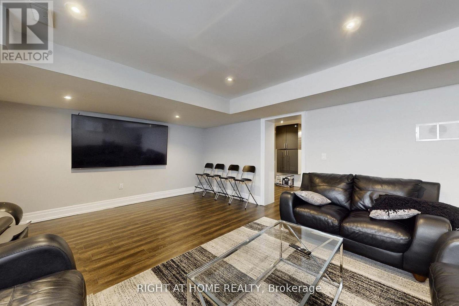 129 Meadowbank Road, Toronto, Ontario  M9B 5E2 - Photo 26 - W12993716