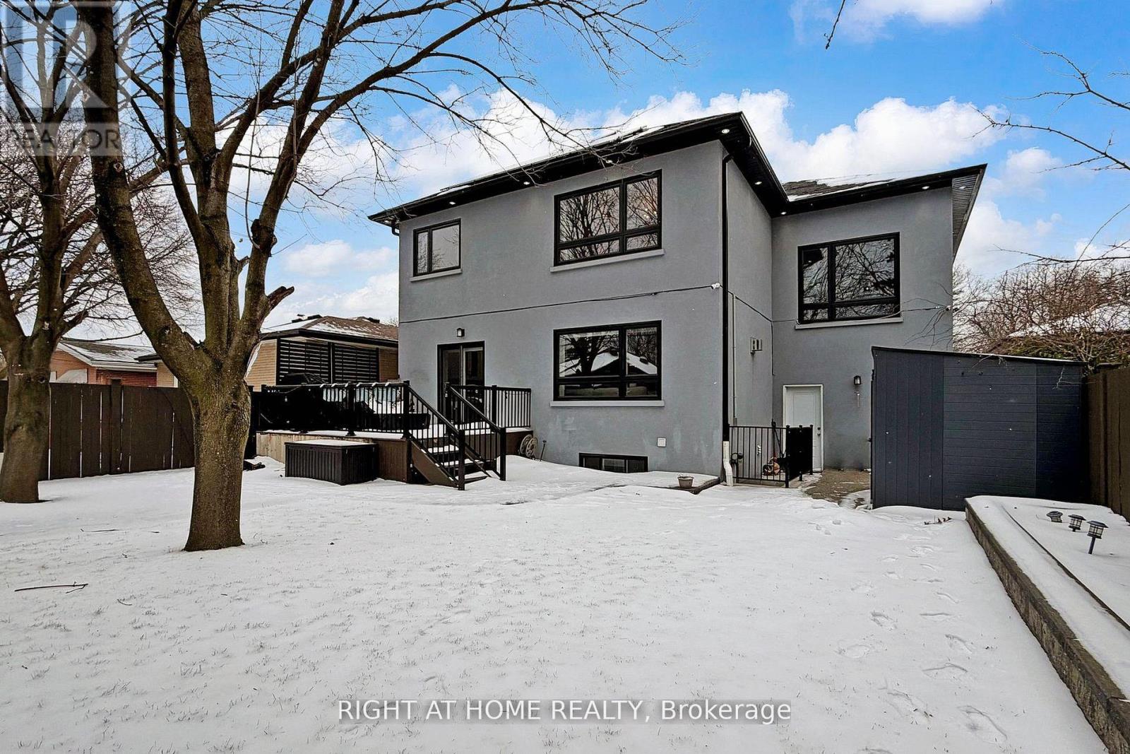 129 Meadowbank Road, Toronto, Ontario  M9B 5E2 - Photo 27 - W12993716